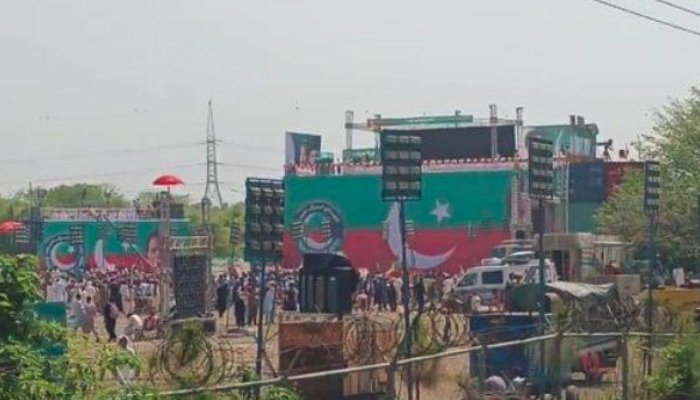 On Sunday, the Islamabad administration heightened security and closed several roads leading to the federal capital in preparation for a Pakistan Tehreek-e-Insaf (PTI) rally in Sangjani. Authorities instructed police officers to remain in their assigned areas and ensure officers were fully equipped. Officers were also advised to avoid using mobile phones during duty. In a concerning development, police discovered a suspicious bag near the rally site. Inside, they found a hand grenade, detonator, electric wires, and other explosives. The bomb disposal squad was dispatched to the scene, and an investigation is ongoing. To ensure safety, a large contingent of law enforcement, including police, Rangers, and paramilitary forces, will be stationed at the venue and throughout the city. Officials said these units will be on standby to address any potential disturbances. Previously, the PTI rally was delayed when the city administration revoked its no-objection certificate and sealed roads on August 22. PTI chairman Barrister Gohar Khan confirmed that the event was rescheduled for September 8 after consulting with party founder Imran Khan. For security, containers have been placed at key points around the city to limit movement. Roads leading to the Red Zone are blocked, and only authorized individuals can use the Margalla route. Major arteries like GT Road, Islamabad Expressway, and other key routes are also closed, causing inconvenience to residents despite alternate routes being provided. Additionally, metro bus services between Rawalpindi and Islamabad have been suspended. Officials have revealed plans to isolate the rally venue to prevent any unrest during the event. However, the rough terrain at the location, with sand mounds and pits, has made seating arrangements challenging for organizers. Meanwhile, a day before the rally, President Asif Ali Zardari signed into law a bill regulating public assemblies in Islamabad. The new law, “The Peaceful Assembly and Public Order Act, 2024,” gives the district magistrate authority to control or ban public gatherings. Violations could result in up to three years of imprisonment and fines, with repeat offenders facing up to 10 years in jail. The law allows the district magistrate to extend bans on gatherings if needed. Following the bill's passage, PTI requested that the Islamabad administration not obstruct their rally, citing the no-objection certificate they had previously secured.